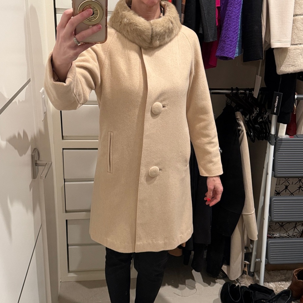 Vintage cream/beige wool blend coat real fur collar Small
